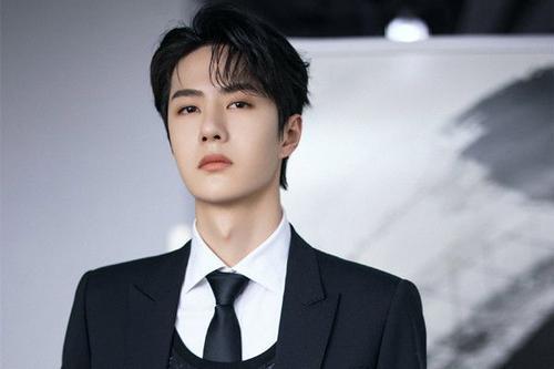 娱乐圈都在吃肖战王一博的瓜,肖战王一博瓜香四溢，粉丝纷纷围观